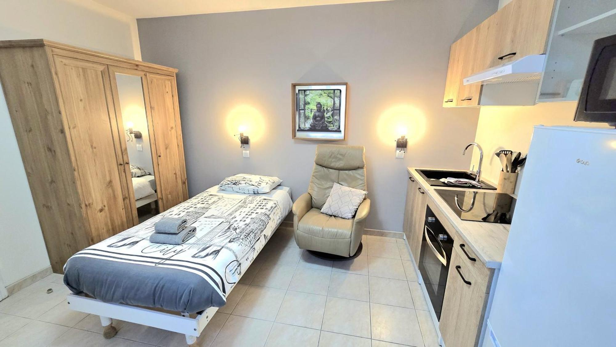 Residences Les Sansonnets "Appartements & Studios" Jonzac Exterior foto